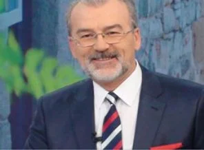 Ekmeleddin İhsanoğlu'na karşı ilk istifa