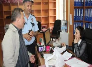 Emekli imamdan alkışlanacak hareket