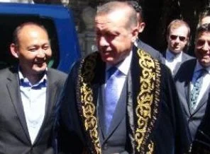 Erdoğan Kazak milli giysisi giydi