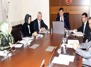 Erkekler çareyi Dilekçe Komisyonu'nda aradı
