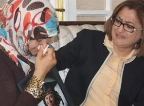 Fatma Şahin gözyaşları içinde dinledi