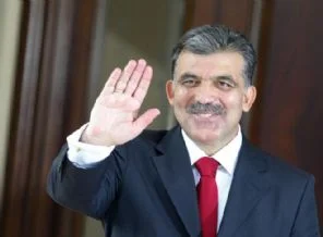 Gül'den üniversitelere rektör ataması