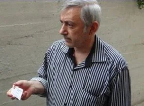 Gül'e kartını verdi adaylığını açıkladı