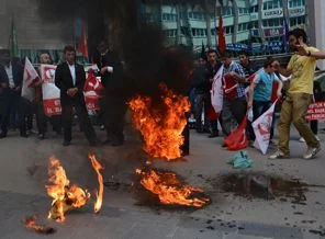Hepar'lı başkan PKK bayrağı yerine kendini yaktı