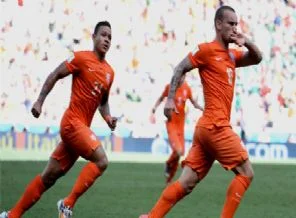 Hollanda Sneijder ile geri döndü