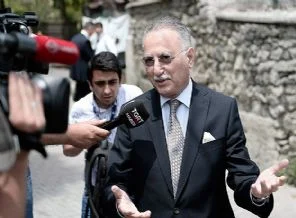 İhsanoğlu'ndan 'laiklik' vurgusu