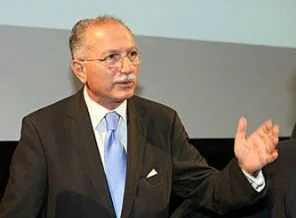 İhsanoğlu'nu Osmanlı sadrazamına benzetti