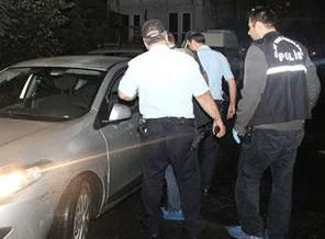 Kağıthane'de otomobil tarandı