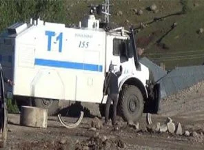 Karayolunu kapatan PKK'ya operasyon!
