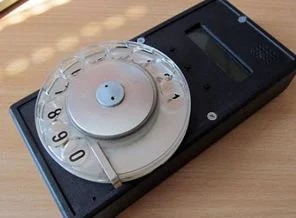 Karşınızda çevirmeli cep telefonu!