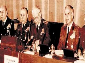 Kenan Evren'i 'asmayıp besleyelim'