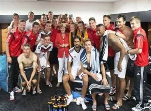 Merkel soyunma odasına indi