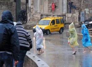 Meteorolojiden İstanbul'a şiddetli yağış uyarısı