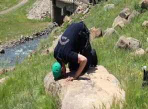 Operasyon sonrası namaz!