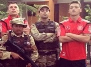 Özil'in Brezilya'yı ayağa kaldıran fotoğrafı