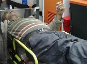 Parkinson hastasını gasp ettiler