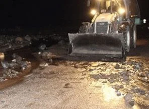 Sağanak yağış İran yolunu kapattı