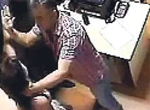 Savcıdan dövülen kadına şok