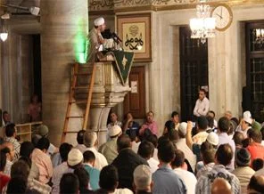 Tatil için geldi cami yaptırdı
