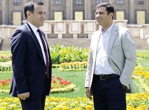 Tayyip Bey devlet oldu, Köşk'te zor