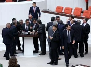 TBMM'de 'bela okuma' arbedesi