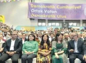 'Trabzon'da Laz'ız Kürdistan'da Kürt'üz'