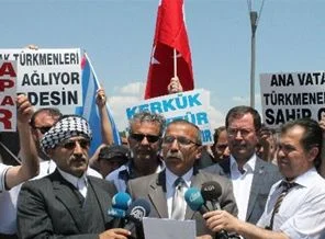 'Türkiye yumruğunu masaya vurmalı'