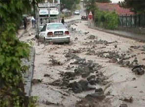 Yağış ilçeyi tanınmaz hale getirdi