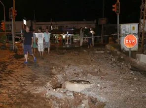 Aynı boru 15. kez patladı, Bodrum'u yine su bastı