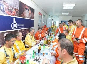 Bakan Yazıcı madencilerin sofrasında