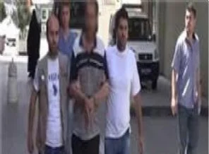 Bayrağı indirmeye çalışan zanlı intihar etti