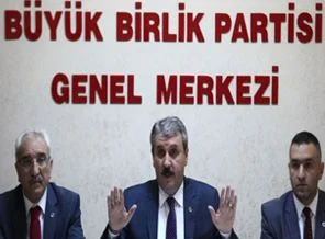 Büyük Birlik'te İhsanoğlu depremi