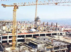 Çamlıca Camii'ne stres alan toprak