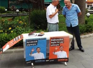 Demirtaş için açılan standa saldırı düzenlendi