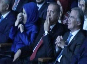 Erdoğan belgeseli Emine Erdoğan'ı ağlattı