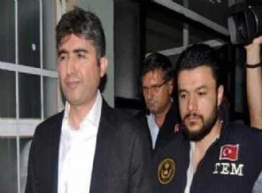 ''Eşim hükümetten özür dilerse onu terkederim''