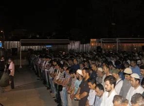 Filistinliler için gıyabi cenaze namazı kılındı