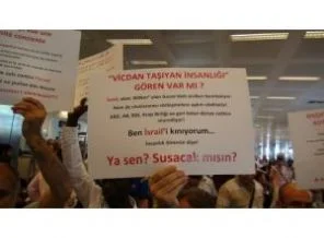 Havalimanı'nda İsrail Protestosu