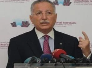 İhsanoğlu'ndan şaşırtan hareket!