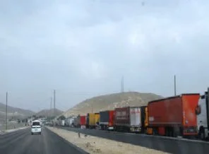 İran sınırında 12 kilometrelik tır kuyruğu