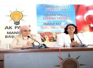 Kadın bakana boneli danışman