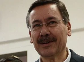 Melih Gökçek: Yıldız Tilbe, seni alkışlıyorum