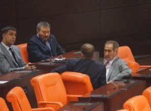 Merkez Parti, meclis grubu kurmak istiyor