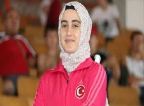 Milli Takım'da başörtülü bir güreşçi!