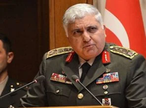Özel istifa etmiyor bırakıyor!