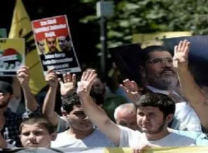 Saraçhane Parkı'nda Mısır'daki darbeyi protesto ettiler