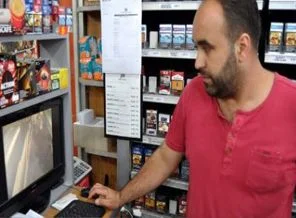 Sigara hırsızlarını komşu yakalattı