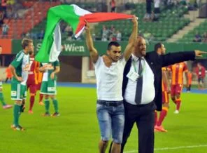 Taraftar Filistin bayrağıyla sahaya indi