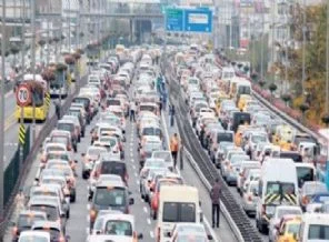 Trafik şimdiden kilitlendi