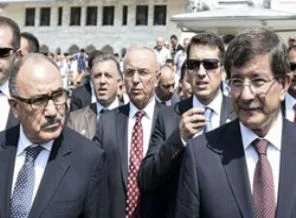 Başbakan ile kabine giremeyen Atalay yan yana
